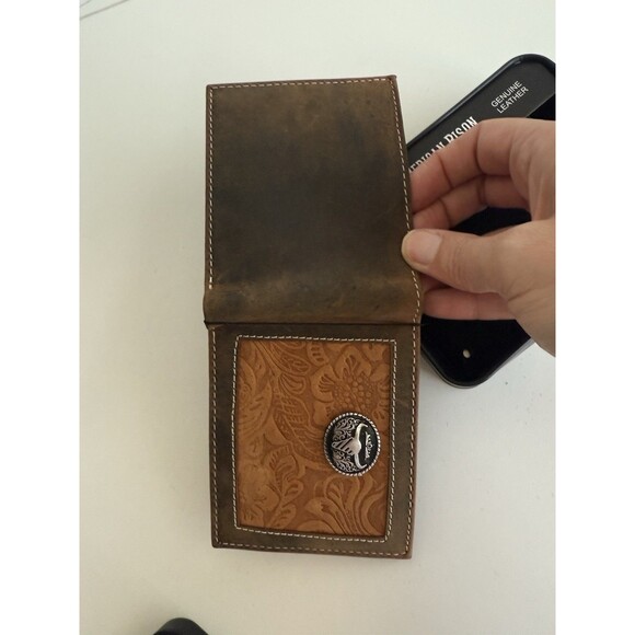 American Bison Men's Bison Head Concho Bifold Brown Leather Wallet NIB Tooled - Picture 8 of 12